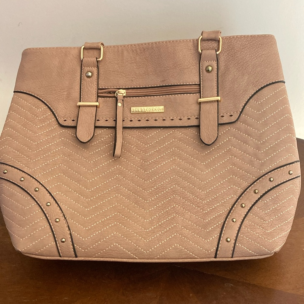 Cute ivy and London purse